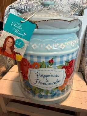 The Pioneer Woman Light Blue Floral 'Happiness is Homemade' Ceramic Canister